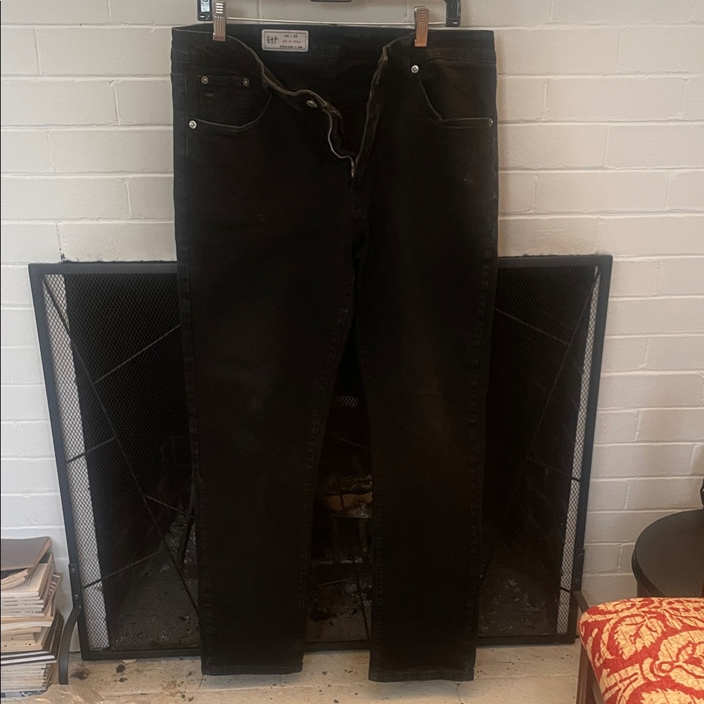 GAP Men’s Slim Straight Black Jeans